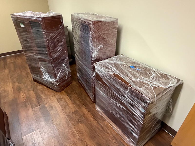 Office Desks – Pick up in Hartford, CT